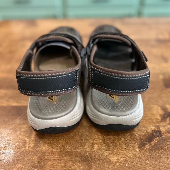 Ozark Trail Brown and Black Men's Sandals - Picture 5 of 8